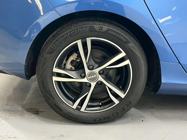 Ｖ４０ Ｄ４　Ｒデザイン　チューンド　バイ　ポールスター　２０１８年モデル／禁煙車／ブラックレザーシート（ヒーター付）／ボルボインテリセーフ／ハーマンカードン／バックカメラ／ナビ／Ｂｌｕｅｔｏｏｔｈ対応／ＵＳＢ接続可／前後ドラレコ／外品１６アルミ（38枚目）