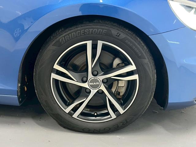 Ｖ４０ Ｄ４　Ｒデザイン　チューンド　バイ　ポールスター　２０１８年モデル／禁煙車／ブラックレザーシート（ヒーター付）／ボルボインテリセーフ／ハーマンカードン／バックカメラ／ナビ／Ｂｌｕｅｔｏｏｔｈ対応／ＵＳＢ接続可／前後ドラレコ／外品１６アルミ（39枚目）