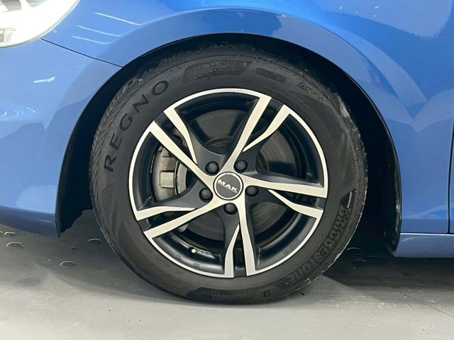 Ｖ４０ Ｄ４　Ｒデザイン　チューンド　バイ　ポールスター　２０１８年モデル／禁煙車／ブラックレザーシート（ヒーター付）／ボルボインテリセーフ／ハーマンカードン／バックカメラ／ナビ／Ｂｌｕｅｔｏｏｔｈ対応／ＵＳＢ接続可／前後ドラレコ／外品１６アルミ（40枚目）