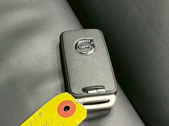 Ｖ４０ Ｄ４　Ｒデザイン　チューンド　バイ　ポールスター　２０１８年モデル／禁煙車／ブラックレザーシート（ヒーター付）／ボルボインテリセーフ／ハーマンカードン／バックカメラ／ナビ／Ｂｌｕｅｔｏｏｔｈ対応／ＵＳＢ接続可／前後ドラレコ／外品１６アルミ（43枚目）