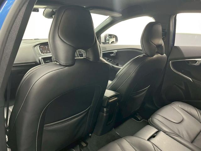 Ｖ４０ Ｄ４　Ｒデザイン　チューンド　バイ　ポールスター　２０１８年モデル／禁煙車／ブラックレザーシート（ヒーター付）／ボルボインテリセーフ／ハーマンカードン／バックカメラ／ナビ／Ｂｌｕｅｔｏｏｔｈ対応／ＵＳＢ接続可／前後ドラレコ／外品１６アルミ（54枚目）
