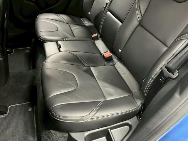 Ｖ４０ Ｄ４　Ｒデザイン　チューンド　バイ　ポールスター　２０１８年モデル／禁煙車／ブラックレザーシート（ヒーター付）／ボルボインテリセーフ／ハーマンカードン／バックカメラ／ナビ／Ｂｌｕｅｔｏｏｔｈ対応／ＵＳＢ接続可／前後ドラレコ／外品１６アルミ（56枚目）