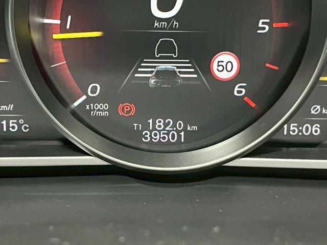 Ｖ４０ Ｄ４　Ｒデザイン　チューンド　バイ　ポールスター　２０１８年モデル／禁煙車／ブラックレザーシート（ヒーター付）／ボルボインテリセーフ／ハーマンカードン／バックカメラ／ナビ／Ｂｌｕｅｔｏｏｔｈ対応／ＵＳＢ接続可／前後ドラレコ／外品１６アルミ（64枚目）