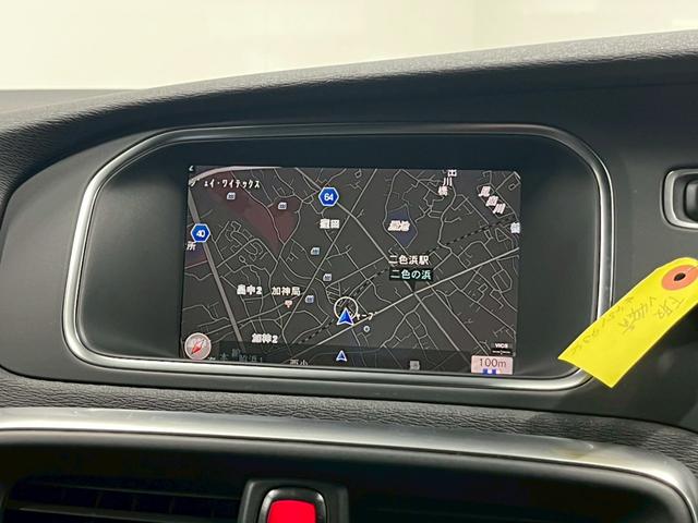 Ｖ４０ Ｄ４　Ｒデザイン　チューンド　バイ　ポールスター　２０１８年モデル／禁煙車／ブラックレザーシート（ヒーター付）／ボルボインテリセーフ／ハーマンカードン／バックカメラ／ナビ／Ｂｌｕｅｔｏｏｔｈ対応／ＵＳＢ接続可／前後ドラレコ／外品１６アルミ（66枚目）