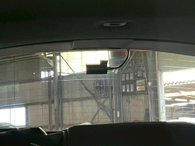 Ｖ４０ Ｄ４　Ｒデザイン　チューンド　バイ　ポールスター　２０１８年モデル／禁煙車／ブラックレザーシート（ヒーター付）／ボルボインテリセーフ／ハーマンカードン／バックカメラ／ナビ／Ｂｌｕｅｔｏｏｔｈ対応／ＵＳＢ接続可／前後ドラレコ／外品１６アルミ（79枚目）