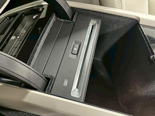 ＸＣ６０ Ｄ４　ＡＷＤ　インスクリプション　禁煙車／ベージュ革シート（ヒーター付）／前後ドラレコ／ハーマンカードン／ボルボインテリセーフ／全方位カメラ／純正ナビ／フルセグＴＶ／ＥＴＣ／Ｐバックドア／純正１９アルミ／ＬＥＤヘッドライト（79枚目）