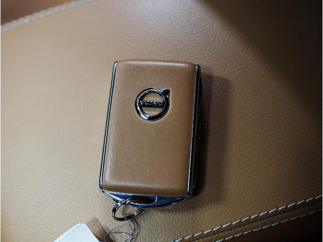 ＸＣ４０ Ｔ５　ＡＷＤ　インスクリプション　禁煙車／ブラウンレザーシート（ヒーター付）／ハーマンカードン／ボルボインテリセーフ／純正ナビ／フルセグＴＶ／全方位カメラ／ＥＴＣ／Ｐバックドア／クルコン／ドラレコ／純正１９アルミ／ＬＥＤヘッドライト（65枚目）