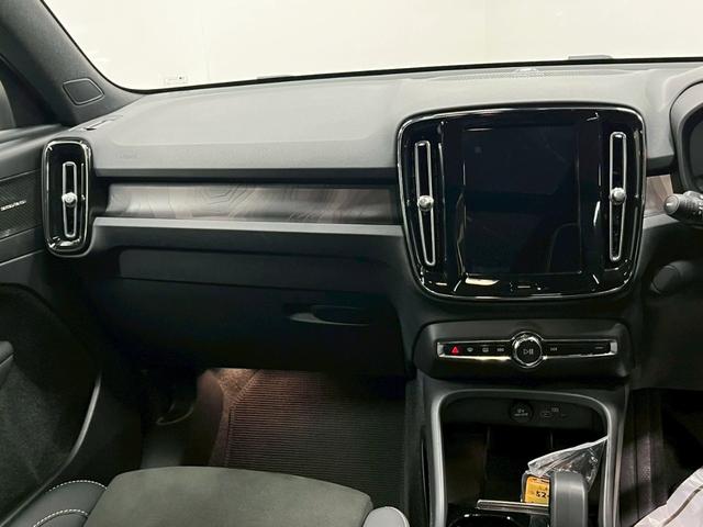 ＸＣ４０リチャージ リチャージ　アルティメットツインモーター　２０２３年モデル／１オーナー／禁煙車／サンルーフ／Ｈレザーシート（ヒーター付）／全方位カメ／Ｇｏｏｇｌｅナビ／ＥＴＣ／前後ドラレコ／ボルボインテリセーフ／ハーマンカードン／純正２０アルミ／ＬＥＤヘッド（42枚目）