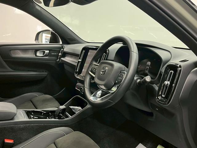ＸＣ４０リチャージ リチャージ　アルティメットツインモーター　２０２３年モデル／１オーナー／禁煙車／サンルーフ／Ｈレザーシート（ヒーター付）／全方位カメ／Ｇｏｏｇｌｅナビ／ＥＴＣ／前後ドラレコ／ボルボインテリセーフ／ハーマンカードン／純正２０アルミ／ＬＥＤヘッド（44枚目）