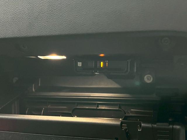 ＸＣ４０リチャージ リチャージ　アルティメットツインモーター　２０２３年モデル／１オーナー／禁煙車／サンルーフ／Ｈレザーシート（ヒーター付）／全方位カメ／Ｇｏｏｇｌｅナビ／ＥＴＣ／前後ドラレコ／ボルボインテリセーフ／ハーマンカードン／純正２０アルミ／ＬＥＤヘッド（74枚目）