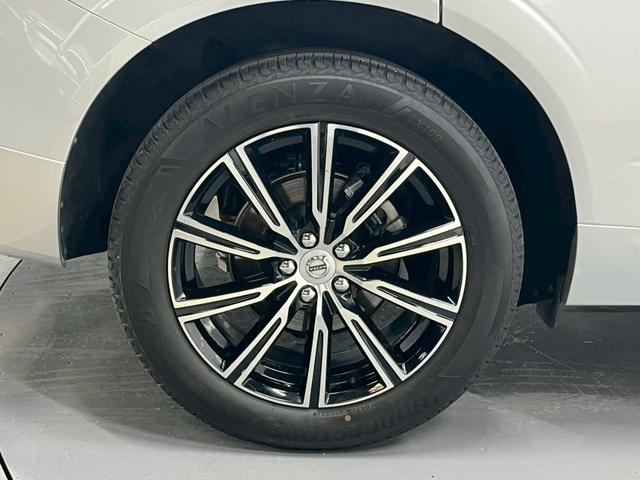ＸＣ６０ Ｔ５　ＡＷＤ　インスクリプション　２０１７年モデル／禁煙車／ブラックレザーシート（ヒーター付）／サンルーフ／ボルボインテリセーフ／Ｐバックドア／全方位カメラ／ナビ／フルセグＴＶ／ＵＳＢ接続可／ＥＴＣ／ドラレコ／ＬＥＤヘッド／１９アルミ（41枚目）