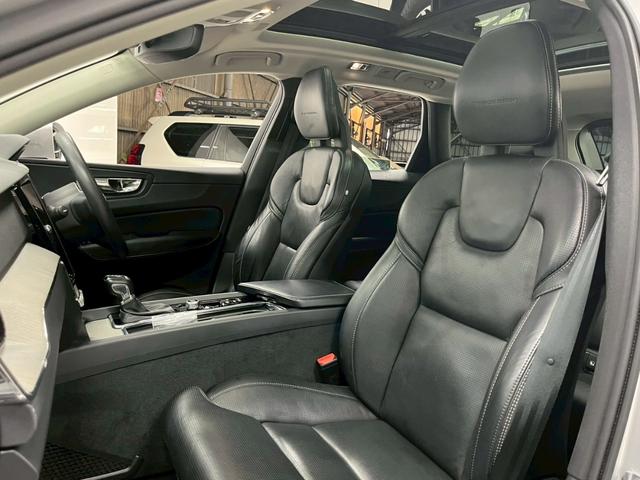 ＸＣ６０ Ｔ５　ＡＷＤ　インスクリプション　２０１７年モデル／禁煙車／ブラックレザーシート（ヒーター付）／サンルーフ／ボルボインテリセーフ／Ｐバックドア／全方位カメラ／ナビ／フルセグＴＶ／ＵＳＢ接続可／ＥＴＣ／ドラレコ／ＬＥＤヘッド／１９アルミ（50枚目）