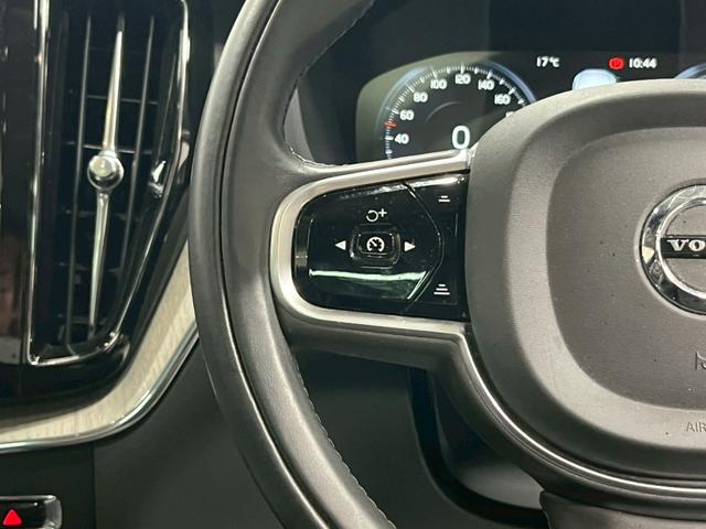 ＸＣ６０ Ｔ５　ＡＷＤ　インスクリプション　２０１７年モデル／禁煙車／ブラックレザーシート（ヒーター付）／サンルーフ／ボルボインテリセーフ／Ｐバックドア／全方位カメラ／ナビ／フルセグＴＶ／ＵＳＢ接続可／ＥＴＣ／ドラレコ／ＬＥＤヘッド／１９アルミ（60枚目）