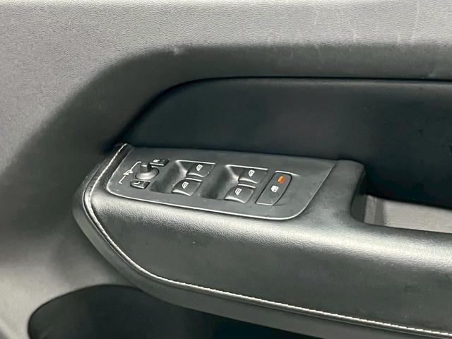 ＸＣ６０ Ｔ５　ＡＷＤ　インスクリプション　２０１７年モデル／禁煙車／ブラックレザーシート（ヒーター付）／サンルーフ／ボルボインテリセーフ／Ｐバックドア／全方位カメラ／ナビ／フルセグＴＶ／ＵＳＢ接続可／ＥＴＣ／ドラレコ／ＬＥＤヘッド／１９アルミ（63枚目）