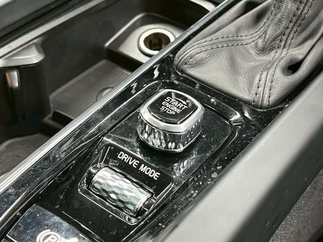 ＸＣ６０ Ｔ５　ＡＷＤ　インスクリプション　２０１７年モデル／禁煙車／ブラックレザーシート（ヒーター付）／サンルーフ／ボルボインテリセーフ／Ｐバックドア／全方位カメラ／ナビ／フルセグＴＶ／ＵＳＢ接続可／ＥＴＣ／ドラレコ／ＬＥＤヘッド／１９アルミ（75枚目）