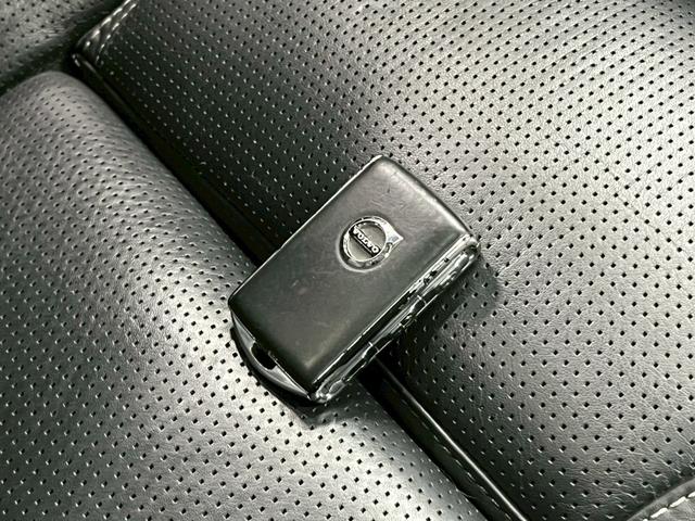 ＸＣ６０ Ｔ５　ＡＷＤ　インスクリプション　２０１７年モデル／禁煙車／ブラックレザーシート（ヒーター付）／サンルーフ／ボルボインテリセーフ／Ｐバックドア／全方位カメラ／ナビ／フルセグＴＶ／ＵＳＢ接続可／ＥＴＣ／ドラレコ／ＬＥＤヘッド／１９アルミ（79枚目）