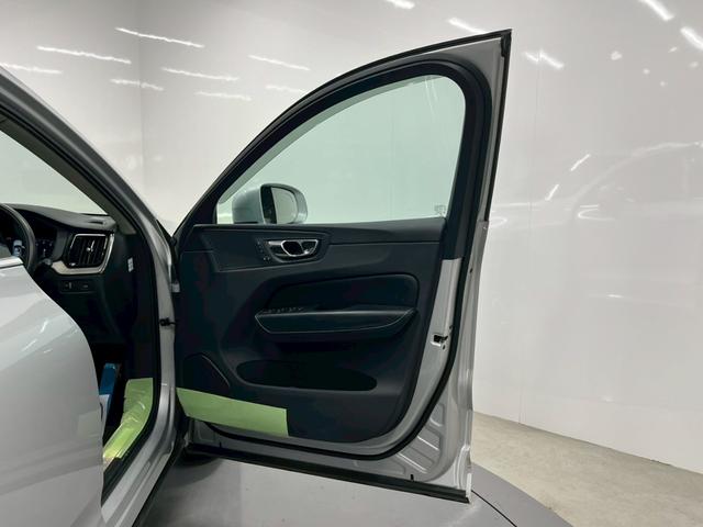 ＸＣ６０ Ｔ５　ＡＷＤ　インスクリプション　２０１７年モデル／禁煙車／ブラックレザーシート（ヒーター付）／サンルーフ／ボルボインテリセーフ／Ｐバックドア／全方位カメラ／ナビ／フルセグＴＶ／ＵＳＢ接続可／ＥＴＣ／ドラレコ／ＬＥＤヘッド／１９アルミ（80枚目）