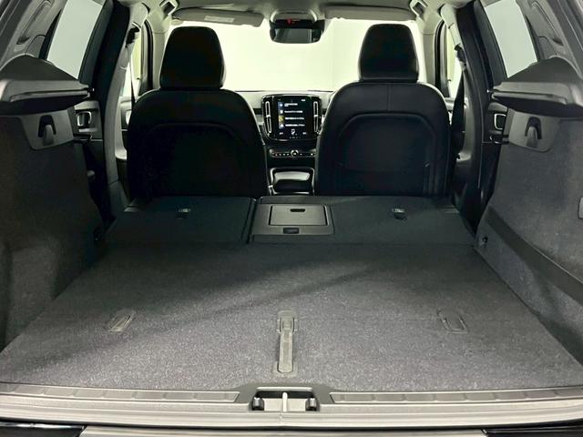 ＸＣ４０ Ｔ４　モメンタム　純正ナビ／全方位カメラ／ボルボインテリセーフ／禁煙車／ＥＴＣ／ＴＶ／スマートキー／電動シート／盗難防止装置／ＬＥＤヘッドライト／コーナーセンサー／レーンキープアシスト／Ｂｌｕｅｔｏｏｔｈ接続／（33枚目）