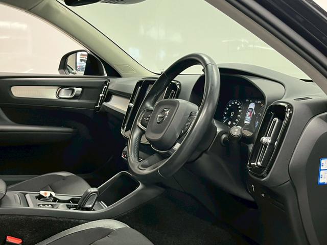 ＸＣ４０ Ｔ４　モメンタム　純正ナビ／全方位カメラ／ボルボインテリセーフ／禁煙車／ＥＴＣ／ＴＶ／スマートキー／電動シート／盗難防止装置／ＬＥＤヘッドライト／コーナーセンサー／レーンキープアシスト／Ｂｌｕｅｔｏｏｔｈ接続／（43枚目）