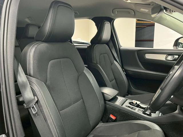 ＸＣ４０ Ｔ４　モメンタム　純正ナビ／全方位カメラ／ボルボインテリセーフ／禁煙車／ＥＴＣ／ＴＶ／スマートキー／電動シート／盗難防止装置／ＬＥＤヘッドライト／コーナーセンサー／レーンキープアシスト／Ｂｌｕｅｔｏｏｔｈ接続／（45枚目）