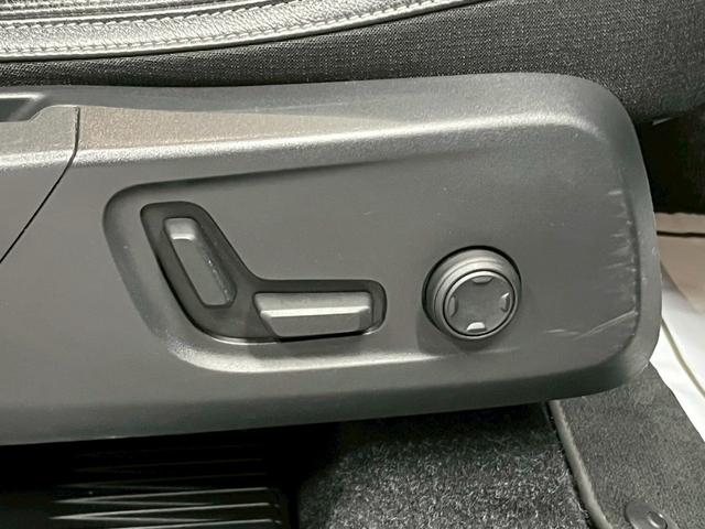 ＸＣ４０ Ｔ４　モメンタム　純正ナビ／全方位カメラ／ボルボインテリセーフ／禁煙車／ＥＴＣ／ＴＶ／スマートキー／電動シート／盗難防止装置／ＬＥＤヘッドライト／コーナーセンサー／レーンキープアシスト／Ｂｌｕｅｔｏｏｔｈ接続／（47枚目）