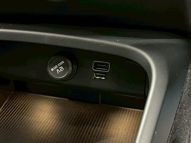ＸＣ４０ Ｔ４　モメンタム　純正ナビ／全方位カメラ／ボルボインテリセーフ／禁煙車／ＥＴＣ／ＴＶ／スマートキー／電動シート／盗難防止装置／ＬＥＤヘッドライト／コーナーセンサー／レーンキープアシスト／Ｂｌｕｅｔｏｏｔｈ接続／（75枚目）