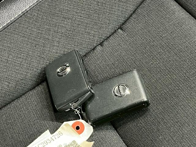 ＸＣ４０ Ｔ４　モメンタム　純正ナビ／全方位カメラ／ボルボインテリセーフ／禁煙車／ＥＴＣ／ＴＶ／スマートキー／電動シート／盗難防止装置／ＬＥＤヘッドライト／コーナーセンサー／レーンキープアシスト／Ｂｌｕｅｔｏｏｔｈ接続／（78枚目）