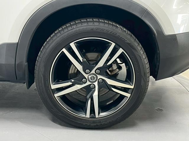 ＸＣ４０ Ｂ４　ＡＷＤ　Ｒデザイン　２０２１年モデル／禁煙車／ハーマンカードン／ボルボインテリセーフ／Ｈレザーシート（ヒーター付）／サンルーフ／純正ナビ／フルセグＴＶ／全方位カメラ／クルコン／前後ドラレコ／ＬＥＤヘッド／純正１９アルミ（38枚目）