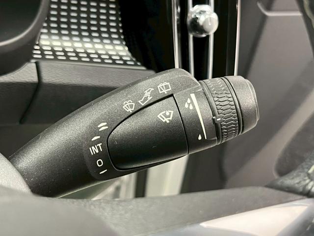 ＸＣ４０ Ｂ４　ＡＷＤ　Ｒデザイン　２０２１年モデル／禁煙車／ハーマンカードン／ボルボインテリセーフ／Ｈレザーシート（ヒーター付）／サンルーフ／純正ナビ／フルセグＴＶ／全方位カメラ／クルコン／前後ドラレコ／ＬＥＤヘッド／純正１９アルミ（61枚目）