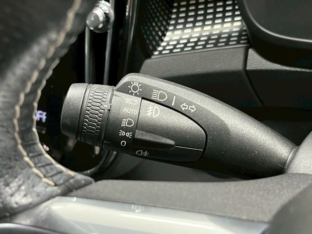 ＸＣ４０ Ｂ４　ＡＷＤ　Ｒデザイン　２０２１年モデル／禁煙車／ハーマンカードン／ボルボインテリセーフ／Ｈレザーシート（ヒーター付）／サンルーフ／純正ナビ／フルセグＴＶ／全方位カメラ／クルコン／前後ドラレコ／ＬＥＤヘッド／純正１９アルミ（64枚目）