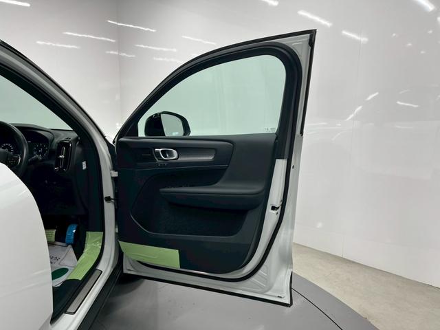 ＸＣ４０ Ｂ４　ＡＷＤ　Ｒデザイン　２０２１年モデル／禁煙車／ハーマンカードン／ボルボインテリセーフ／Ｈレザーシート（ヒーター付）／サンルーフ／純正ナビ／フルセグＴＶ／全方位カメラ／クルコン／前後ドラレコ／ＬＥＤヘッド／純正１９アルミ（79枚目）