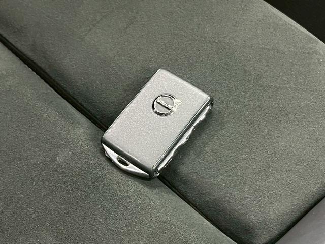 ＸＣ４０ Ｂ４　ＡＷＤ　Ｒデザイン　２０２１年モデル／禁煙車／ハーマンカードン／ボルボインテリセーフ／Ｈレザーシート（ヒーター付）／サンルーフ／純正ナビ／フルセグＴＶ／全方位カメラ／クルコン／前後ドラレコ／ＬＥＤヘッド／純正１９アルミ（80枚目）