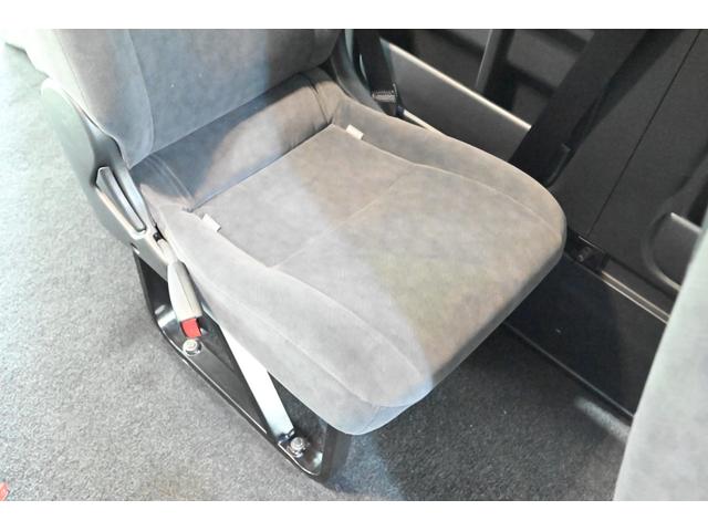 ハイエースワゴン グランドキャビン 10人乗り/社外ナビ(NSCN-W68)/フルセグTV/バックカメラ/スマートキー/プッシュスタート/オートライト/ETC/社外15インチアルミホイール(55枚目)