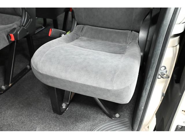 ハイエースワゴン グランドキャビン 10人乗り/社外ナビ(NSCN-W68)/フルセグTV/バックカメラ/スマートキー/プッシュスタート/オートライト/ETC/社外15インチアルミホイール(57枚目)