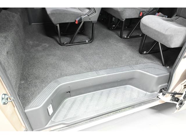 ハイエースワゴン グランドキャビン 10人乗り/社外ナビ(NSCN-W68)/フルセグTV/バックカメラ/スマートキー/プッシュスタート/オートライト/ETC/社外15インチアルミホイール(58枚目)