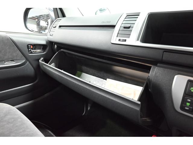 ハイエースワゴン グランドキャビン 10人乗り/社外ナビ(NSCN-W68)/フルセグTV/バックカメラ/スマートキー/プッシュスタート/オートライト/ETC/社外15インチアルミホイール(79枚目)