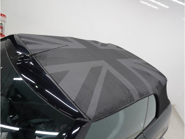 ＭＩＮＩ ジョンクーパーワークス　コンバーチブル　ＪＣＷトリム　ＪＣＷトリム／禁煙車／電動オープン／Ａｐｐｌｅ　ＣａｒＰｌａｙ／ＵＳＢ接続可／バックカメラ／Ｈレザーシート（ヒーター付）／クルコン／クリアランスソナー／ＥＴＣ／ＬＥＤヘッド／純正１７アルミ／赤キャリパ（12枚目）