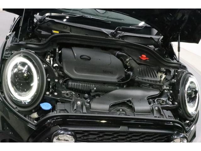 ＭＩＮＩ ジョンクーパーワークス　コンバーチブル　ＪＣＷトリム　ＪＣＷトリム／禁煙車／電動オープン／Ａｐｐｌｅ　ＣａｒＰｌａｙ／ＵＳＢ接続可／バックカメラ／Ｈレザーシート（ヒーター付）／クルコン／クリアランスソナー／ＥＴＣ／ＬＥＤヘッド／純正１７アルミ／赤キャリパ（29枚目）