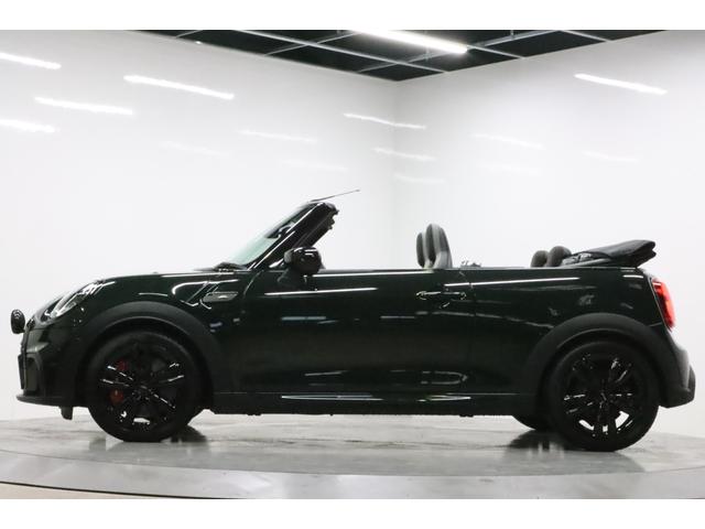 ＭＩＮＩ ジョンクーパーワークス　コンバーチブル　ＪＣＷトリム　ＪＣＷトリム／禁煙車／電動オープン／Ａｐｐｌｅ　ＣａｒＰｌａｙ／ＵＳＢ接続可／バックカメラ／Ｈレザーシート（ヒーター付）／クルコン／クリアランスソナー／ＥＴＣ／ＬＥＤヘッド／純正１７アルミ／赤キャリパ（31枚目）