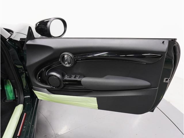 ＭＩＮＩ ジョンクーパーワークス　コンバーチブル　ＪＣＷトリム　ＪＣＷトリム／禁煙車／電動オープン／Ａｐｐｌｅ　ＣａｒＰｌａｙ／ＵＳＢ接続可／バックカメラ／Ｈレザーシート（ヒーター付）／クルコン／クリアランスソナー／ＥＴＣ／ＬＥＤヘッド／純正１７アルミ／赤キャリパ（50枚目）