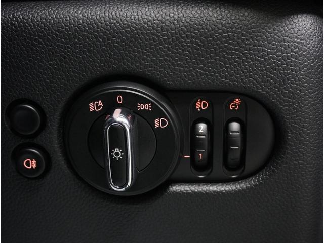 ＭＩＮＩ ジョンクーパーワークス　コンバーチブル　ＪＣＷトリム　ＪＣＷトリム／禁煙車／電動オープン／Ａｐｐｌｅ　ＣａｒＰｌａｙ／ＵＳＢ接続可／バックカメラ／Ｈレザーシート（ヒーター付）／クルコン／クリアランスソナー／ＥＴＣ／ＬＥＤヘッド／純正１７アルミ／赤キャリパ（68枚目）