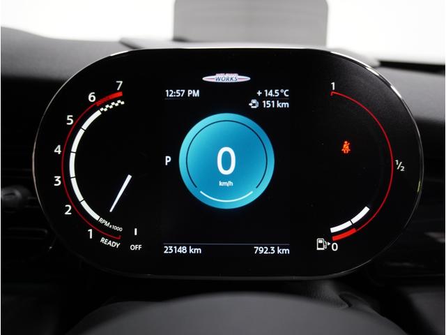 ＭＩＮＩ ジョンクーパーワークス　コンバーチブル　ＪＣＷトリム　ＪＣＷトリム／禁煙車／電動オープン／Ａｐｐｌｅ　ＣａｒＰｌａｙ／ＵＳＢ接続可／バックカメラ／Ｈレザーシート（ヒーター付）／クルコン／クリアランスソナー／ＥＴＣ／ＬＥＤヘッド／純正１７アルミ／赤キャリパ（70枚目）
