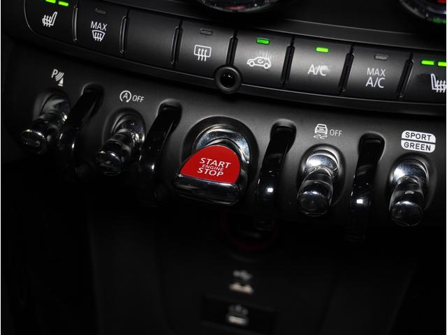 ＭＩＮＩ ジョンクーパーワークス　コンバーチブル　ＪＣＷトリム　ＪＣＷトリム／禁煙車／電動オープン／Ａｐｐｌｅ　ＣａｒＰｌａｙ／ＵＳＢ接続可／バックカメラ／Ｈレザーシート（ヒーター付）／クルコン／クリアランスソナー／ＥＴＣ／ＬＥＤヘッド／純正１７アルミ／赤キャリパ（77枚目）