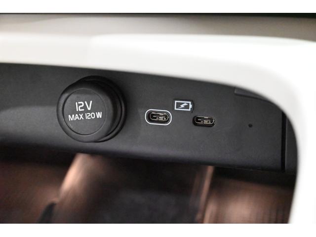 ＸＣ４０ アルティメット　Ｂ４　ＡＷＤ　２０２３年モデル／レザーシート（ヒーター付）／ハーマンカードン／ボルボインテリセーフ／全方位カメラ／Ｇｏｏｇｌｅナビ／Ｐバックドア／前後ドラレコ／クルコン／ＥＴＣ／純正１９アルミ／ＬＥＤヘッドライト（72枚目）