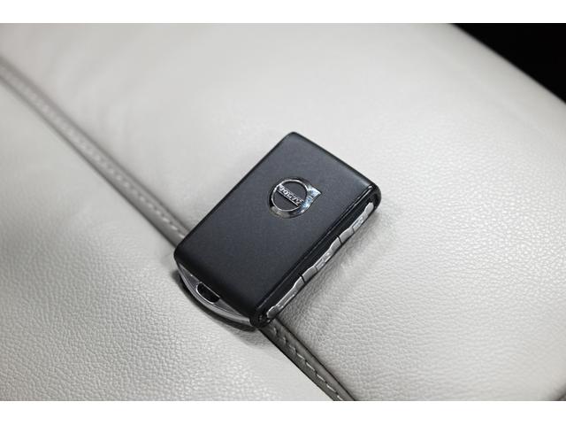 ＸＣ４０ アルティメット　Ｂ４　ＡＷＤ　２０２３年モデル／レザーシート（ヒーター付）／ハーマンカードン／ボルボインテリセーフ／全方位カメラ／Ｇｏｏｇｌｅナビ／Ｐバックドア／前後ドラレコ／クルコン／ＥＴＣ／純正１９アルミ／ＬＥＤヘッドライト（74枚目）