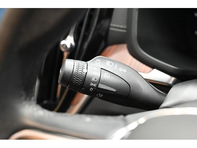 Ｖ６０ アルティメット　Ｂ４　２０２３年モデル／禁煙車／ブラウンレザーシート（ヒーター付）／ナビ／全方位カメラ／ドラレコ／クルコン／ボルボインテリセーフ／ＥＴＣ／Ｐバックドア／クリアランスソナー／純正１８アルミ／ＬＥＤヘッドライト（68枚目）