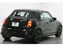 ジョンクーパーワークス　コンバーチブル　ＪＣＷトリム　ＪＣＷトリム／禁煙車／電動オープン／Ａｐｐｌｅ　ＣａｒＰｌａｙ／ＵＳＢ接続可／バックカメラ／Ｈレザーシート（ヒーター付）／クルコン／クリアランスソナー／ＥＴＣ／ＬＥＤヘッド／純正１７アルミ／赤キャリパ（9枚目）