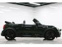 ジョンクーパーワークス　コンバーチブル　ＪＣＷトリム　ＪＣＷトリム／禁煙車／電動オープン／Ａｐｐｌｅ　ＣａｒＰｌａｙ／ＵＳＢ接続可／バックカメラ／Ｈレザーシート（ヒーター付）／クルコン／クリアランスソナー／ＥＴＣ／ＬＥＤヘッド／純正１７アルミ／赤キャリパ（35枚目）