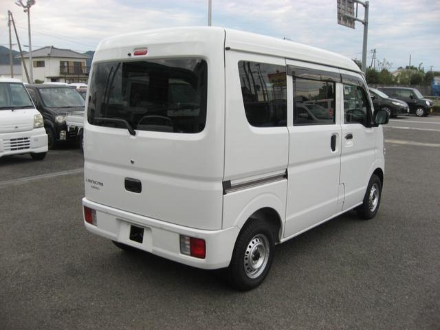 ミニキャブバン Ｅ　２ＷＤ・ＡＴ・エアコン・パワステ・オーバーヘッドシェルフ・オートライト・バックソナー（11枚目）