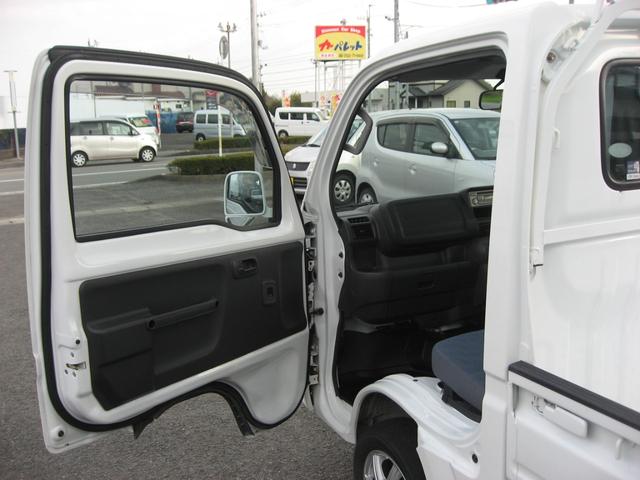 アクティトラック タウン AT・2WD・CD・エアコン・パワステ・Wエアバッグ・キーレス・社外アルミホイール・荷台ランプ(17枚目)